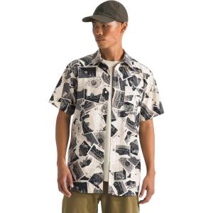 The North Face Mens Short Sleeve Baytrail Pattern Button-Down Shirt – Soft Cotton T-Shirt, Chest Pocket(Desert Stone Tnf Postcards Print)